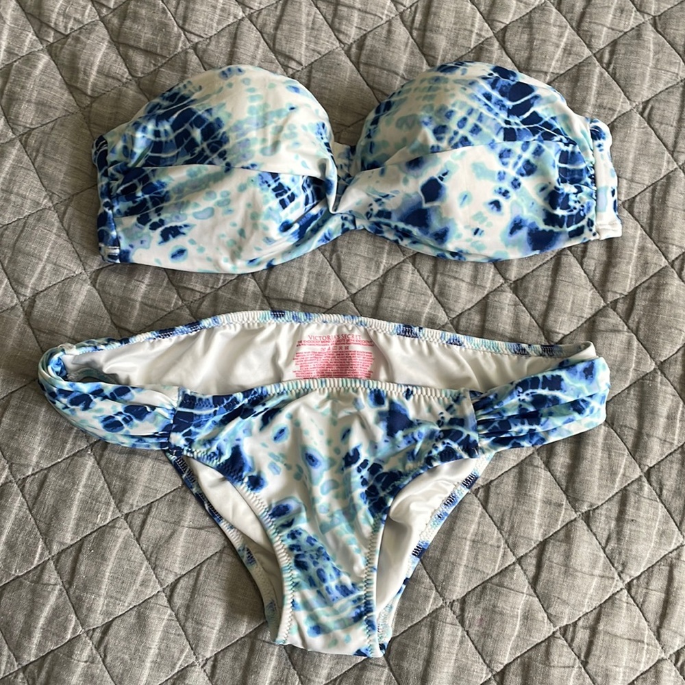 Victoria’s Secret bikini
